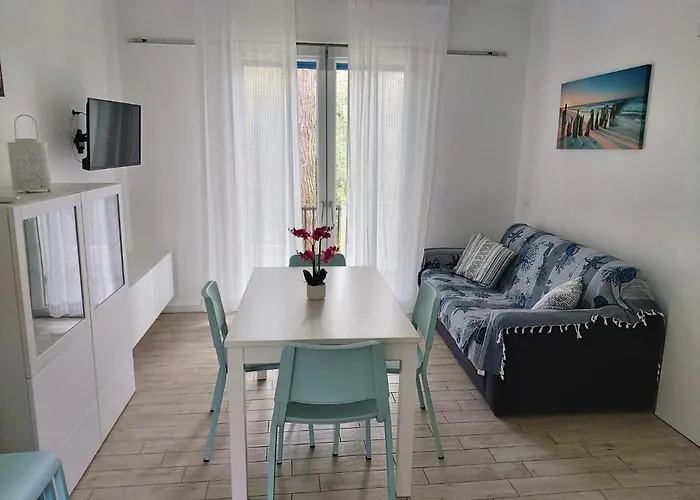 Antonietta 3, Tra Pineta E Mare