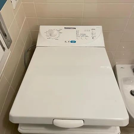 Antonietta 3, Tra Pineta E Mare 아파트 비비오네