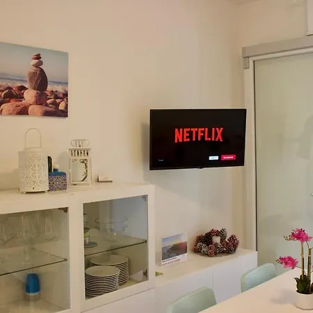 Antonietta 3, Tra Pineta E Mare 公寓 *