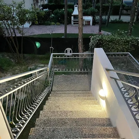 아파트 Antonietta 3, Tra Pineta E Mare