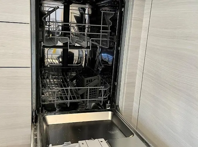 Antonietta 3, Tra Pineta E Mare *