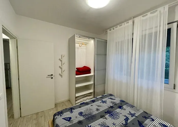 아파트 Antonietta 3, Tra Pineta E Mare